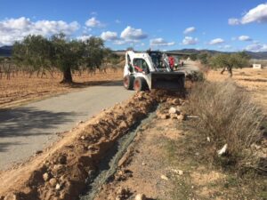 Microzanja y minizanja para despliegue de fibra óptica en Santa Oliva
