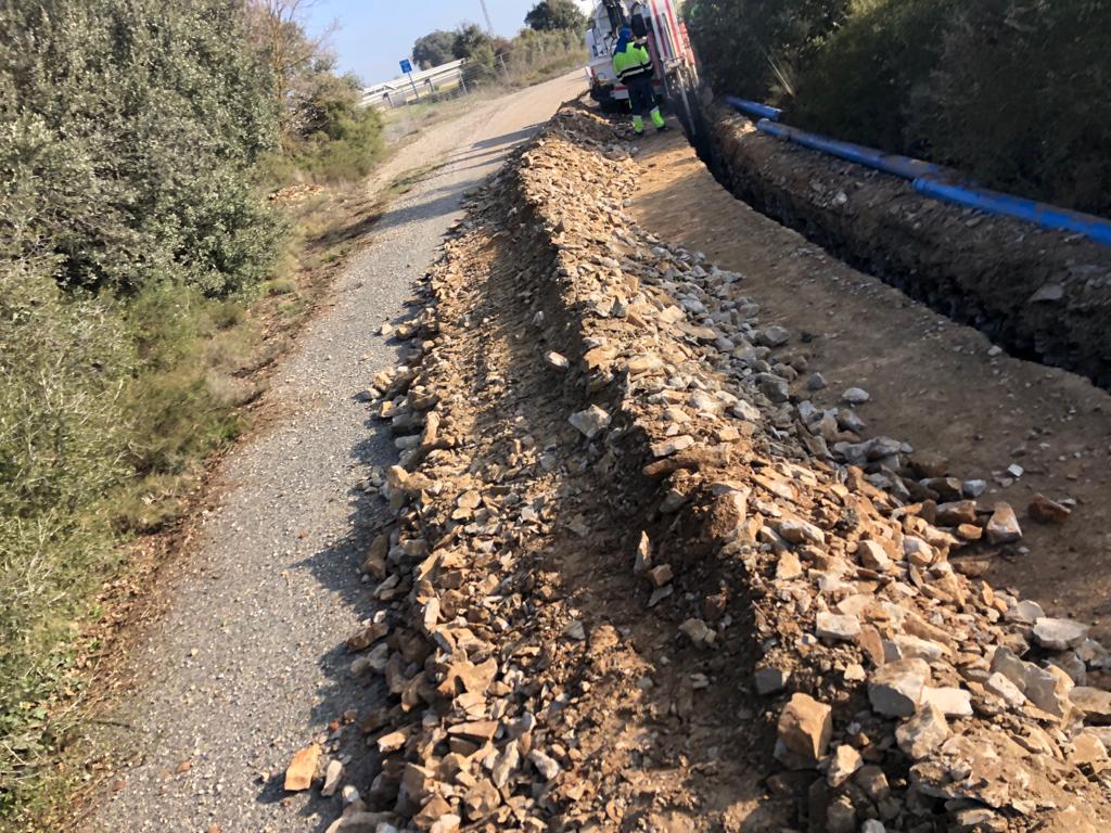 Minizanja en terreno rocoso y piedra